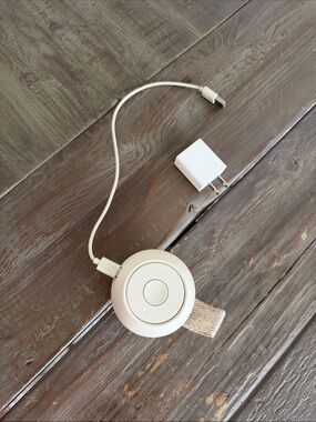 Hatch Portable White Sound Machine with USB Cable